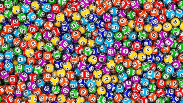 Умные способы потратить выигрыш в лотерею image